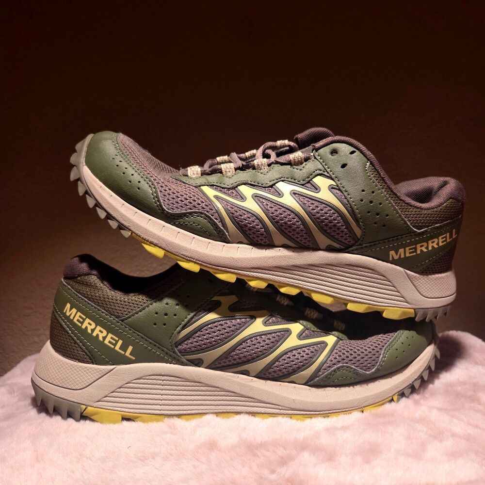 Merrell Womens Wildwood Hiking Shoes Size 9.5 Lichen Green/Sage